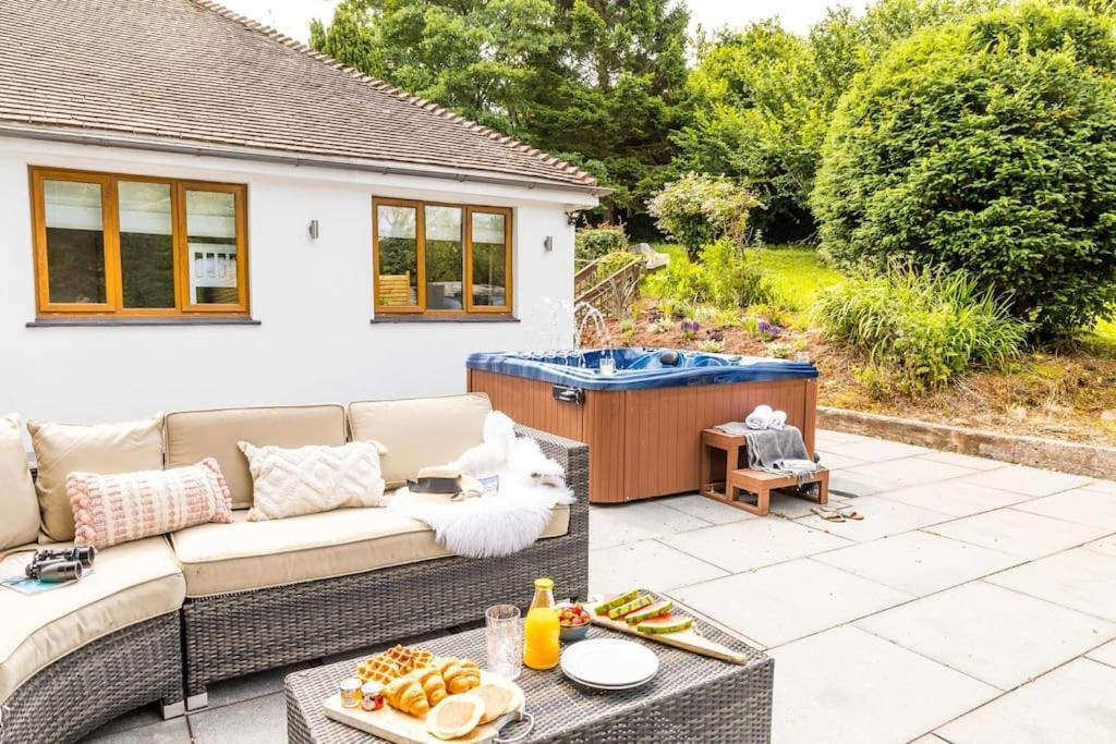 Bramblewood - Cosy Chic, Hot Tub, Close To Beach Stokeinteignhead Dış mekan fotoğraf