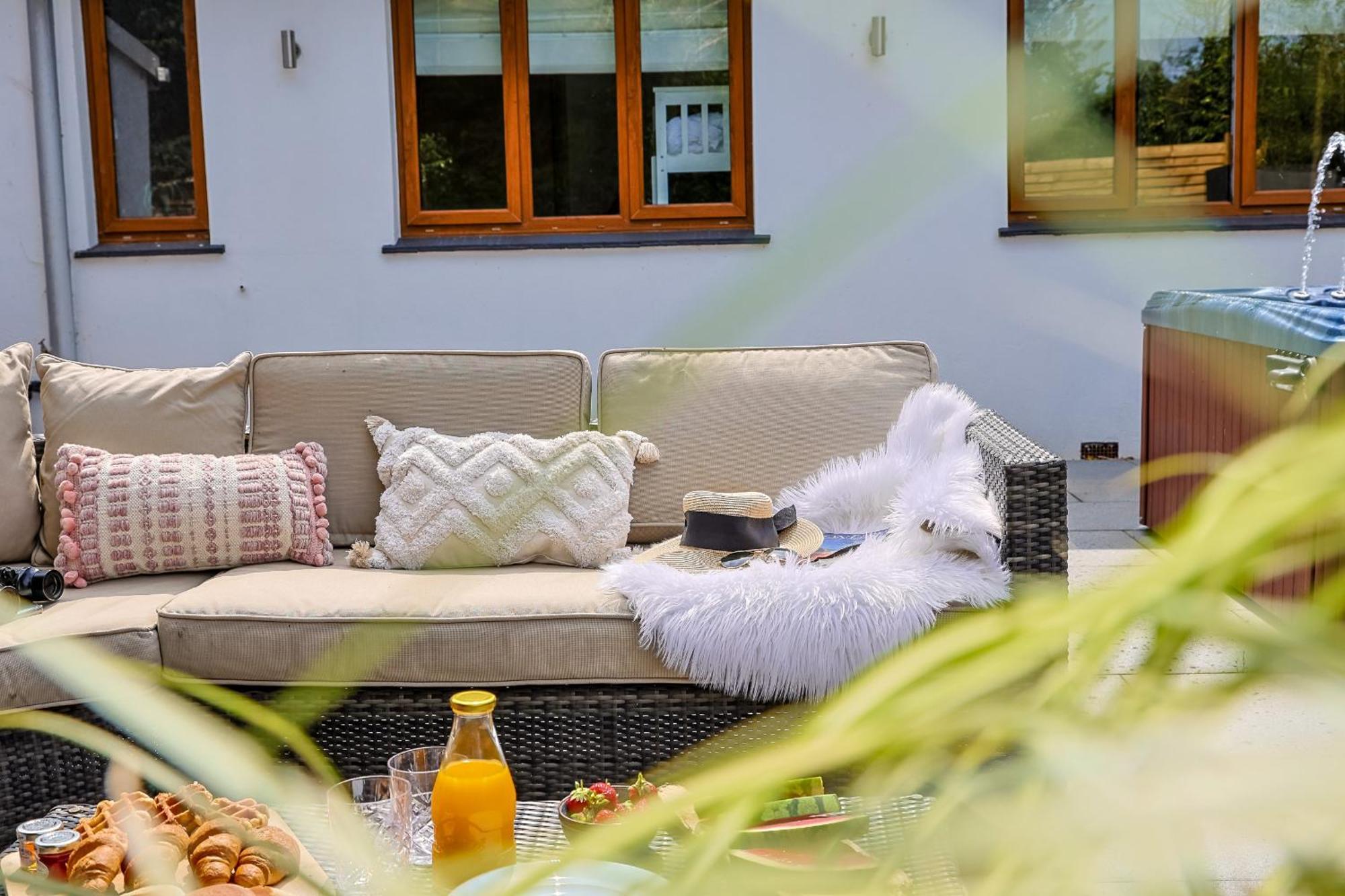 Bramblewood - Cosy Chic, Hot Tub, Close To Beach Stokeinteignhead Dış mekan fotoğraf